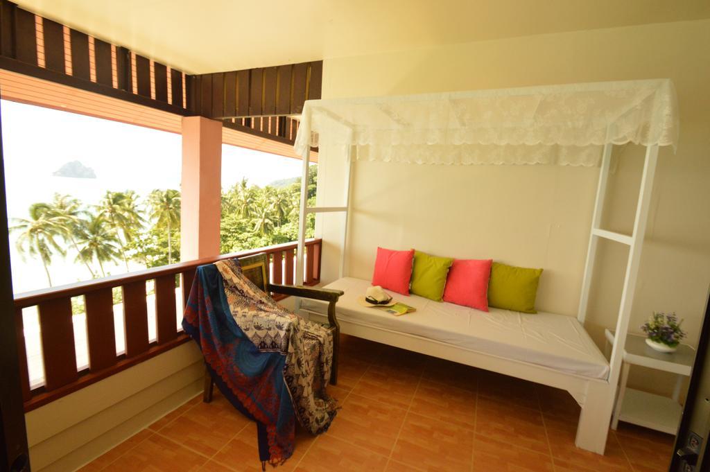 Koh Ngai Cliff Beach Resort Bagian luar foto