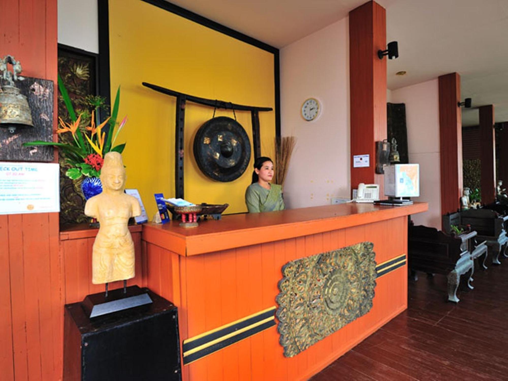 Koh Ngai Cliff Beach Resort Bagian luar foto