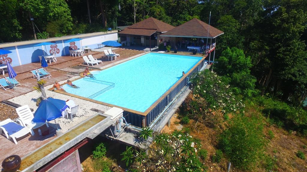 Koh Ngai Cliff Beach Resort Bagian luar foto
