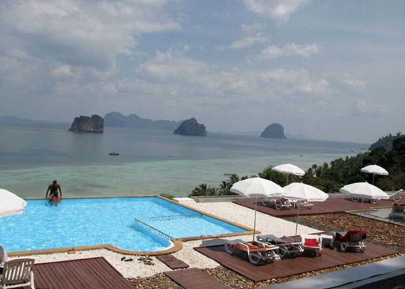 Koh Ngai Cliff Beach Resort Bagian luar foto