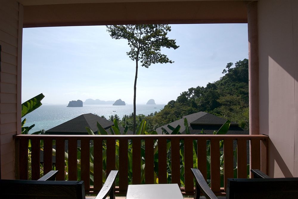 Koh Ngai Cliff Beach Resort Bagian luar foto