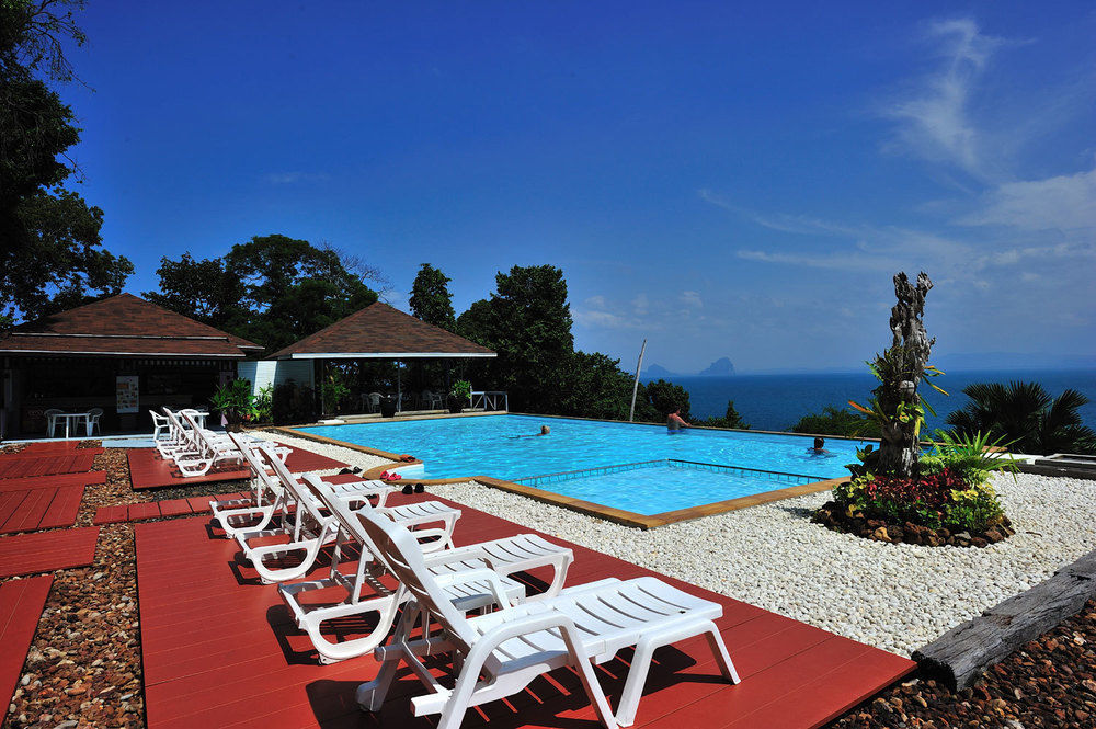 Koh Ngai Cliff Beach Resort Bagian luar foto
