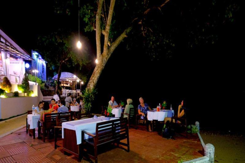 Koh Ngai Cliff Beach Resort Bagian luar foto